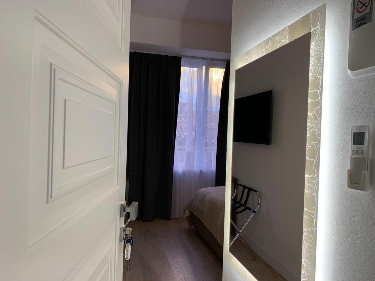 B&B Galleria Cavour ボローニャ エクステリア 写真